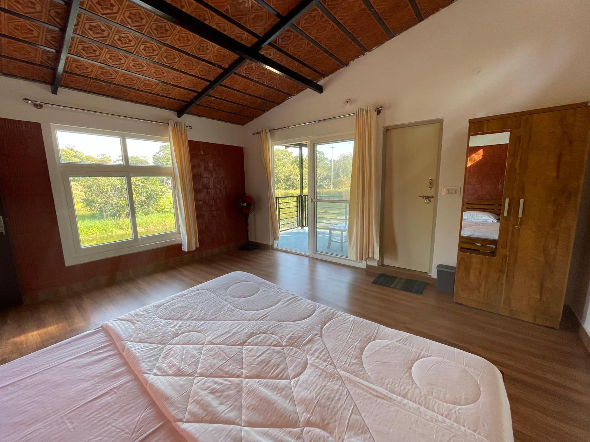 Lake Ripples - Farmstay & Camping Ponnampet Eksteriør billede