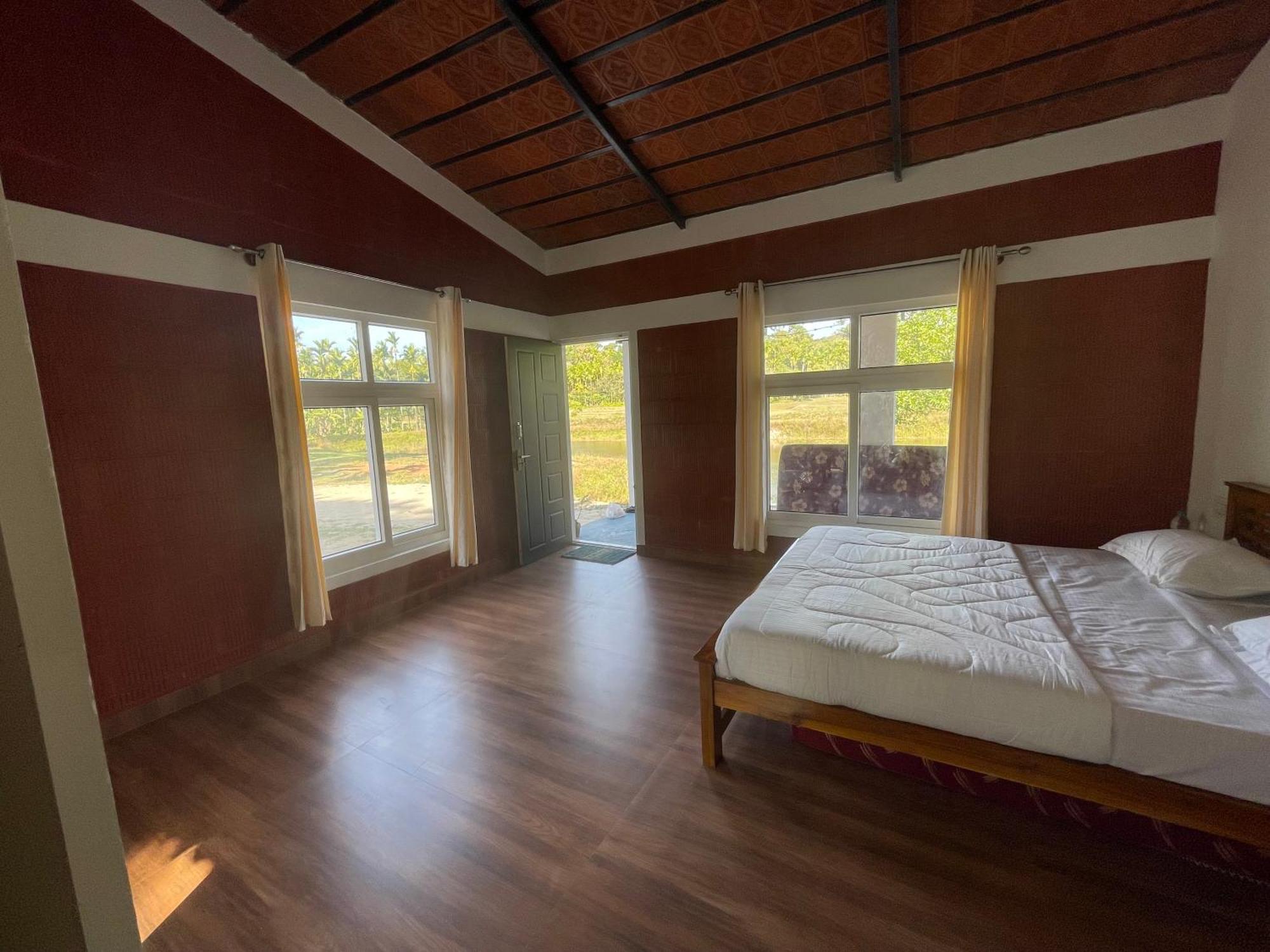 Lake Ripples - Farmstay & Camping Ponnampet Eksteriør billede
